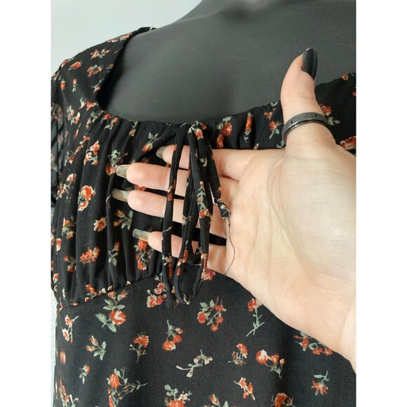 No boundaries, black floral mesh ruffle blouse - Picture 4 of 6